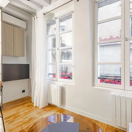 Luxueux Decore Par Architecte Pres Du Marais Apartamento